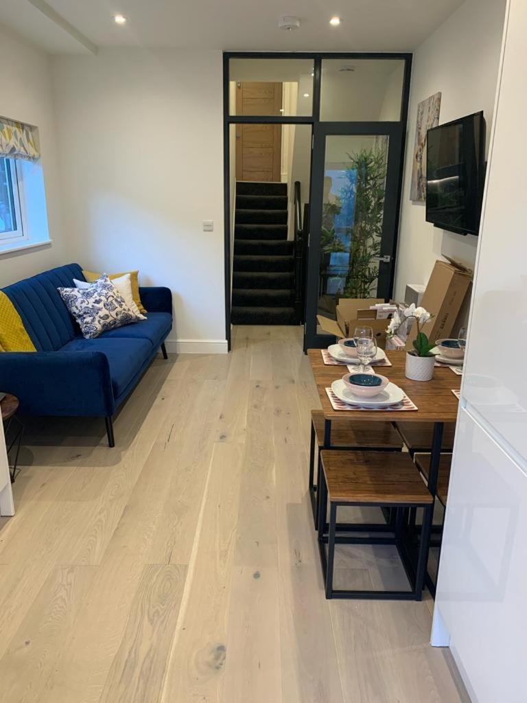 Two Bedroom Apartment - London Luaran gambar